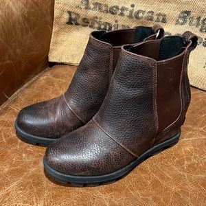 Sorel brown leather waterproof boots